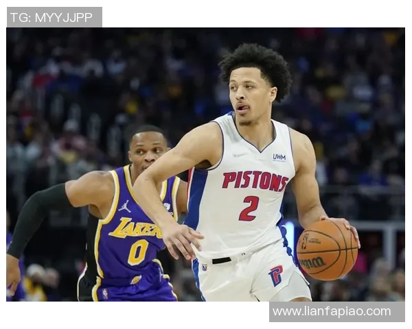 凯德坎宁安：年轻球星如何在NBA赛场上崭露头角与成长之路