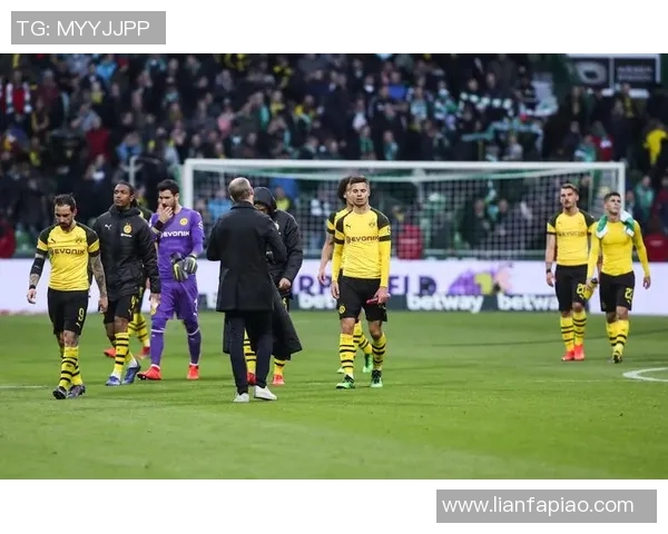 多特蒙德与马拉加精彩对决图片回顾展现足球魅力与激情瞬间